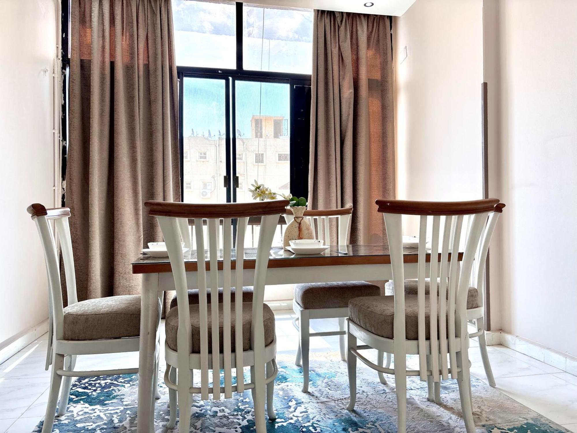 Elite In Mohandseen - Families Only * Cairo