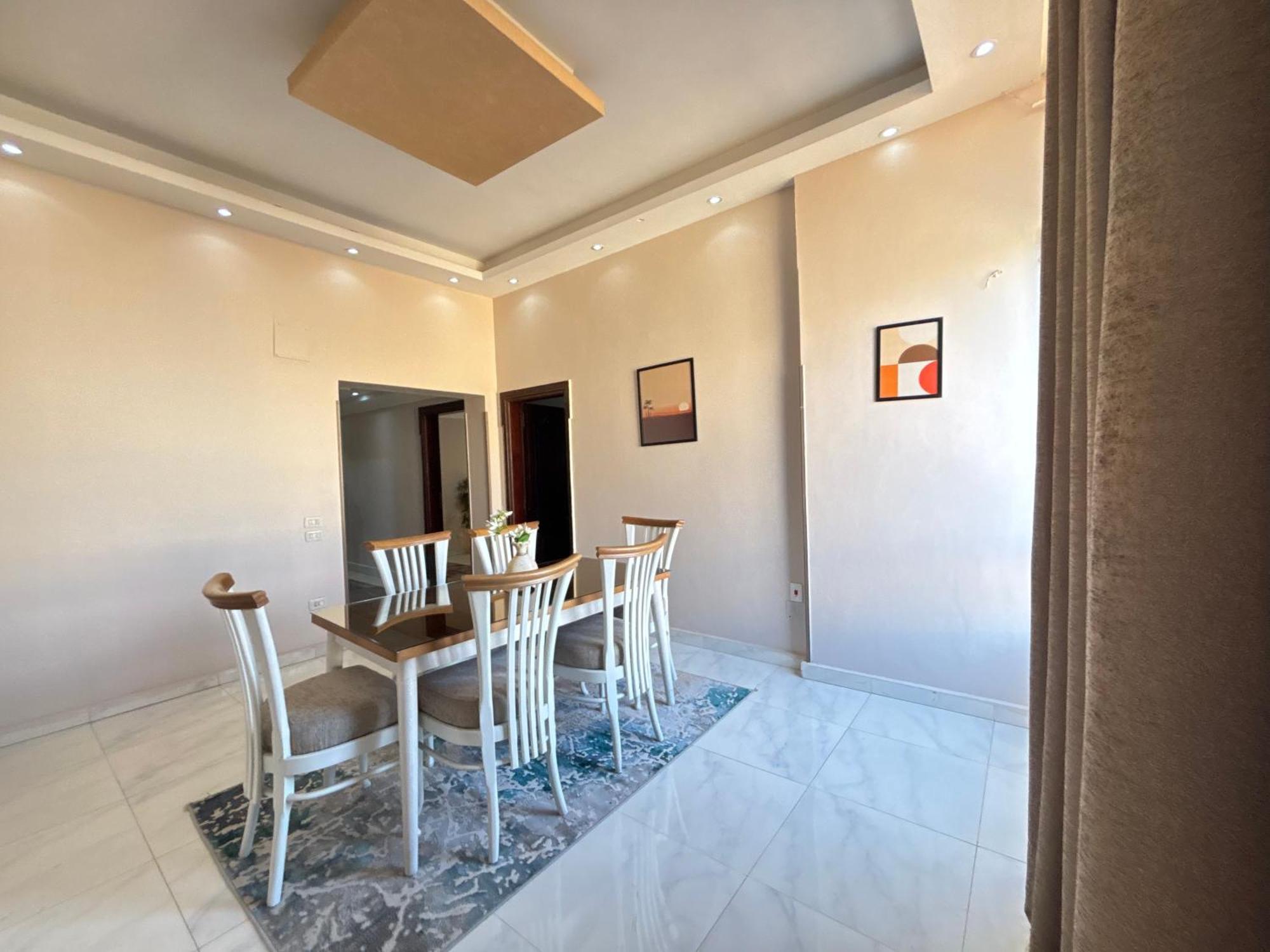 Apartment Elite In Mohandseen - Families Only *
